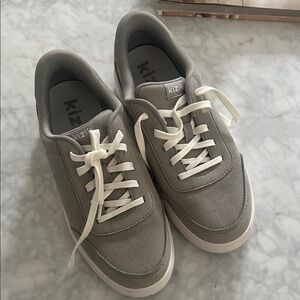 Kizik Women's Casual Gray Sneakers